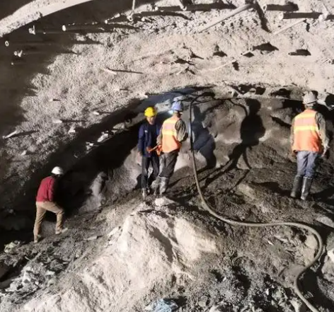 武汉隧道拱顶带模注浆料，微膨胀注浆料的特点及施工工艺